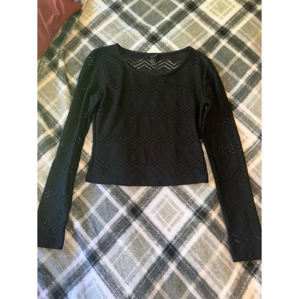 Black open knit long sleeve‎ crop top F21 Size Medium Forever 21 (H10)